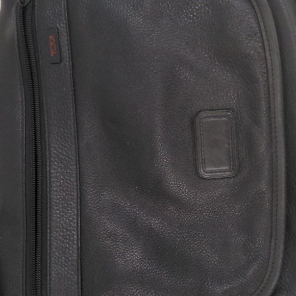 Tumi Crossbody Leather bag - Picture 3 of 7